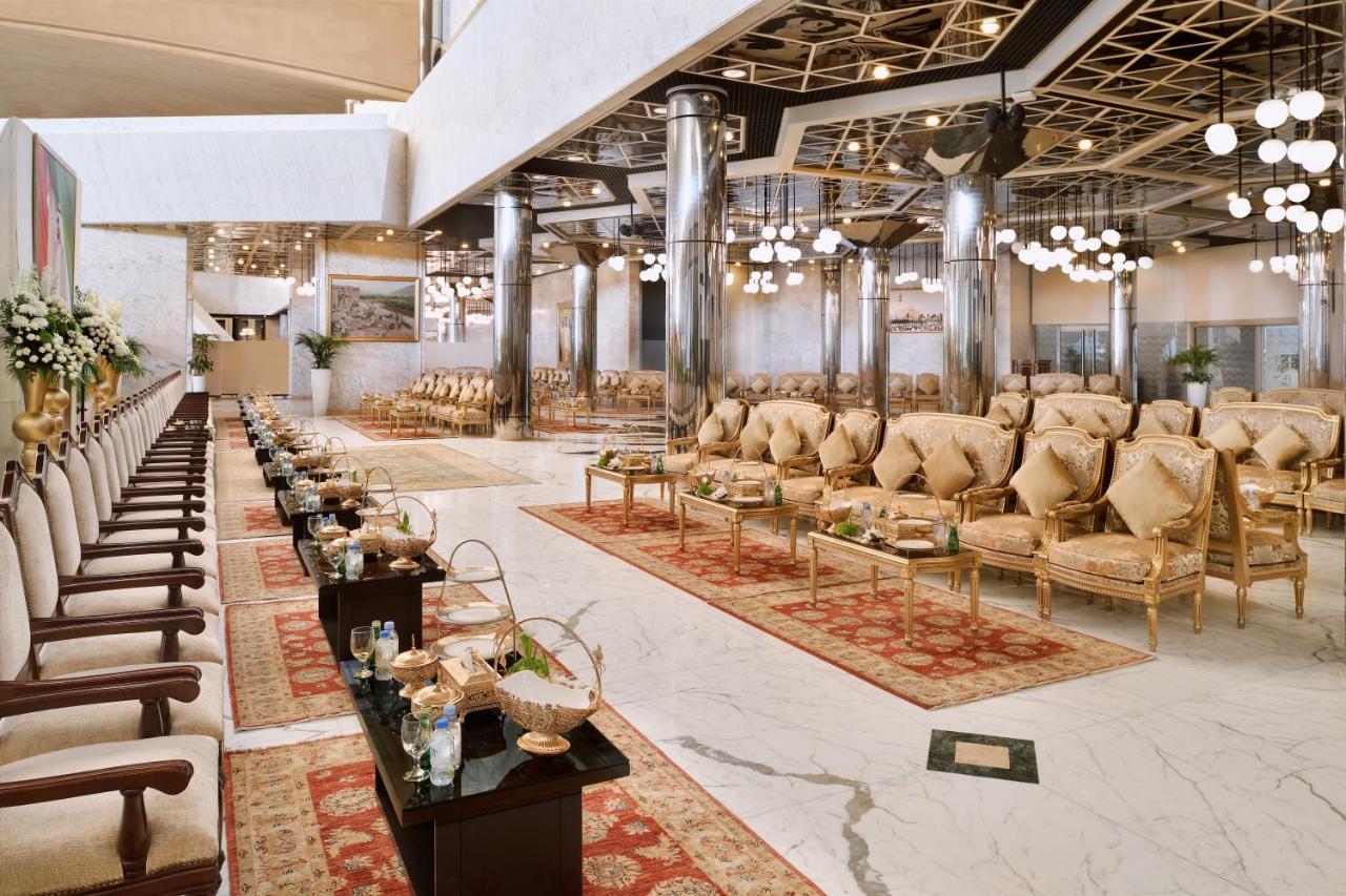 Officers Club & Hotel Abu Dabi Dış mekan fotoğraf The Grand Ballroom