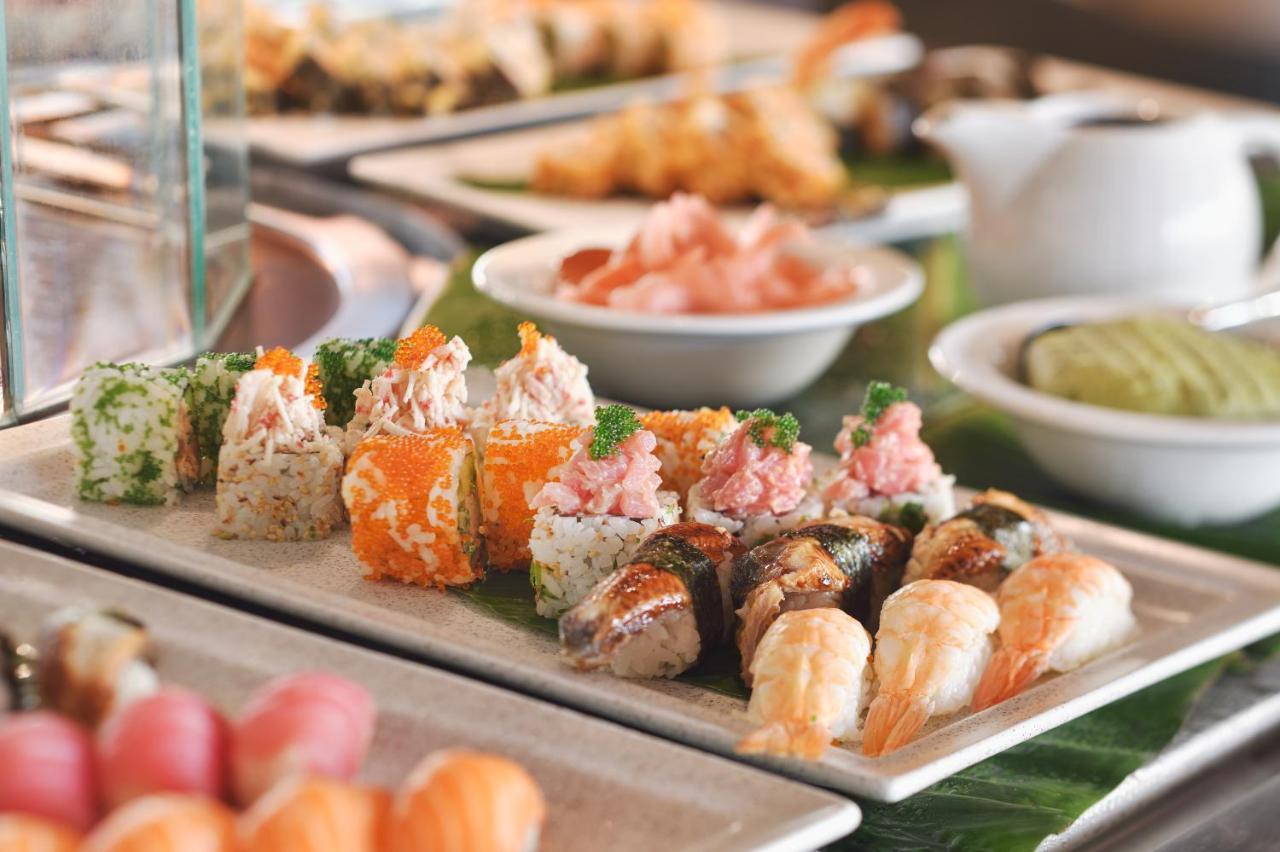 Officers Club & Hotel Abu Dabi Dış mekan fotoğraf Sushi